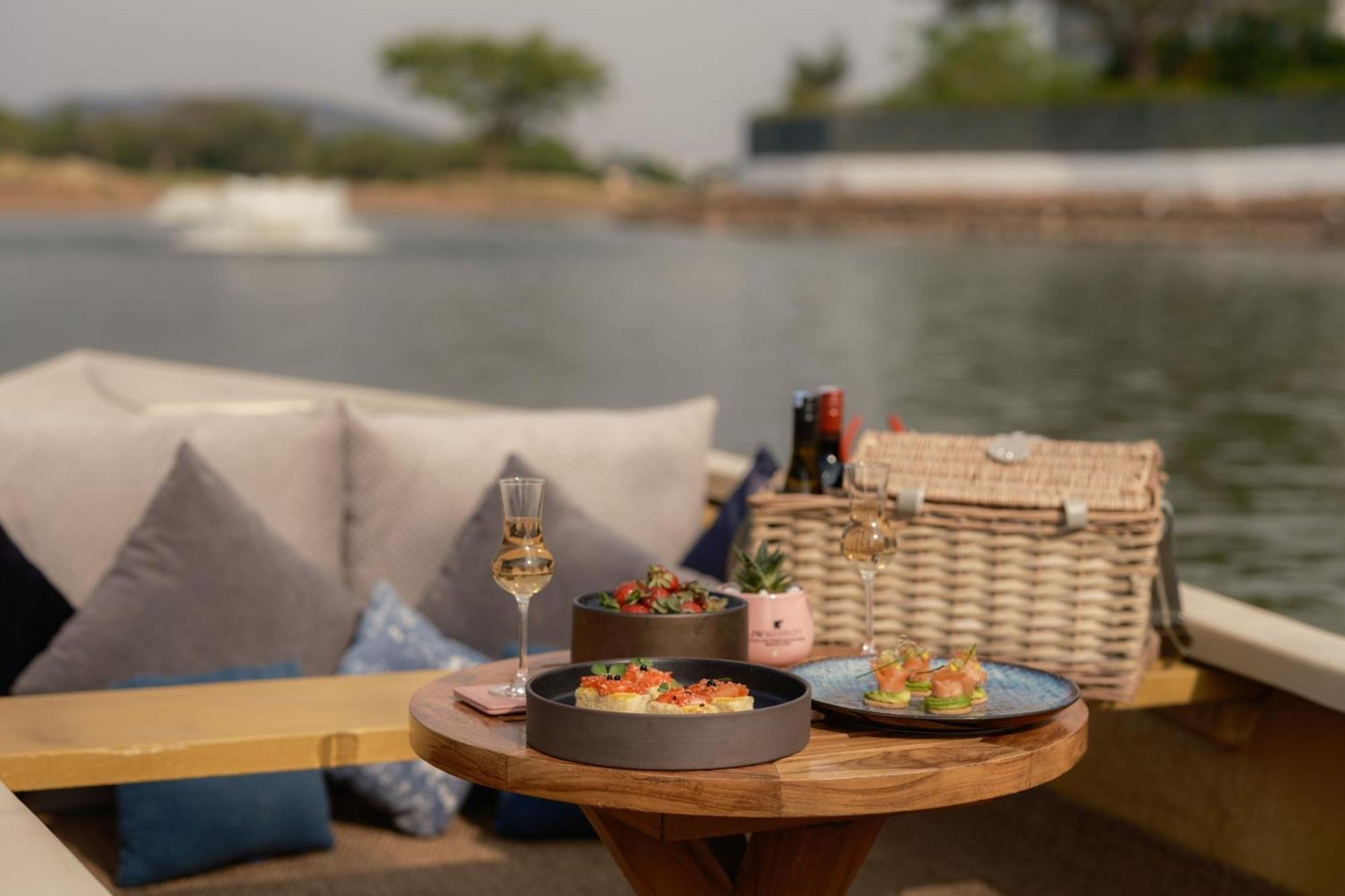 Jw Marriott Hotel Bengaluru Prestige Golfshire Resort & Spa Avati Ngoại thất bức ảnh